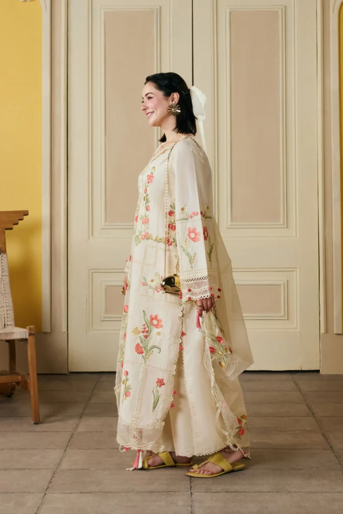 Agha Noor 3-Piece Dhanak Embroidered Suit – Code 131404 - alternate view