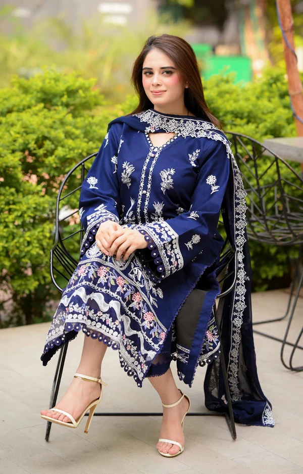 Urge 3-Piece Dhanak Embroidered Suit – Code 662 - alternate view