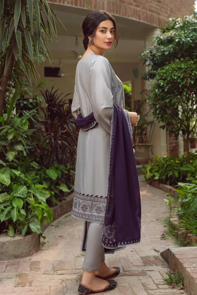 Jazmin 3-Piece Heavy Embroidered Dhanak Suit – Code 7289 - alternate view