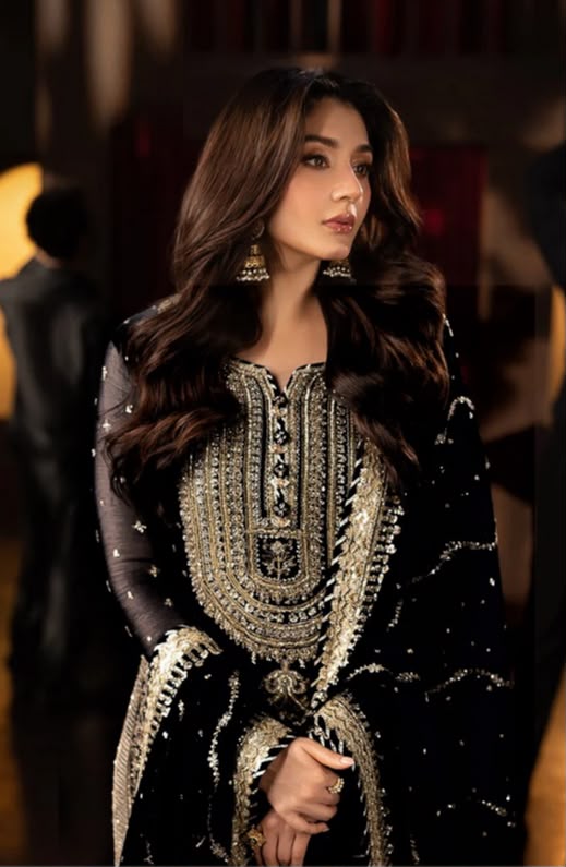 Asim Jofa 3-Piece Dhanak Embroidered Suit – Code 3651 - alternate view