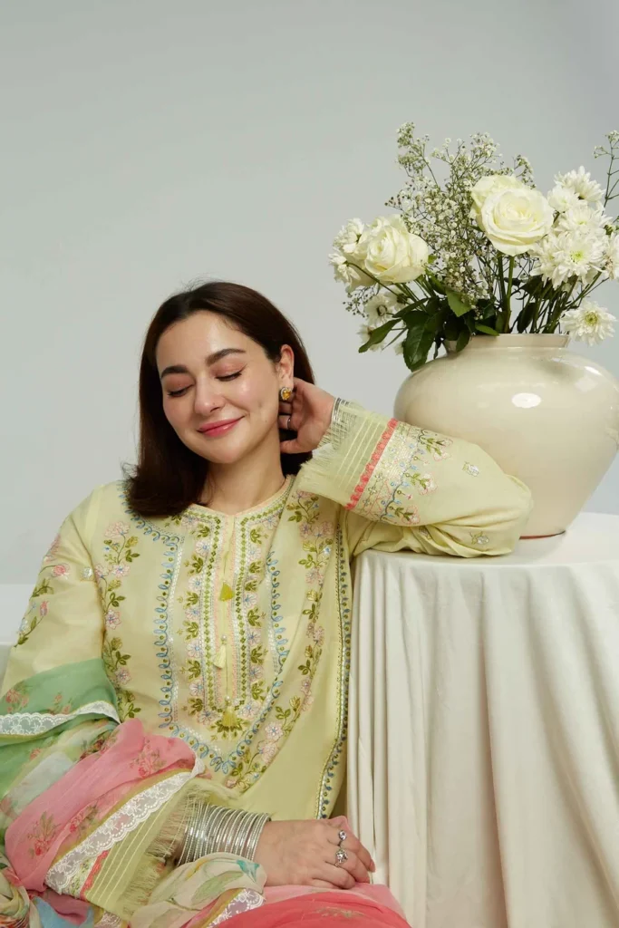 Zarashahjahan 3-Piece Dhanak Embroidered Suit with Printed Shawl – Code 121208 - alternate view