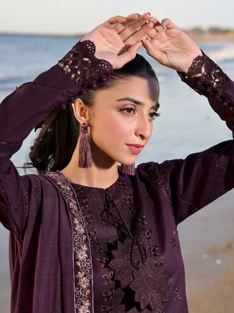 Izel 3-Piece Dhanak Embroidered Suit - alternate view
