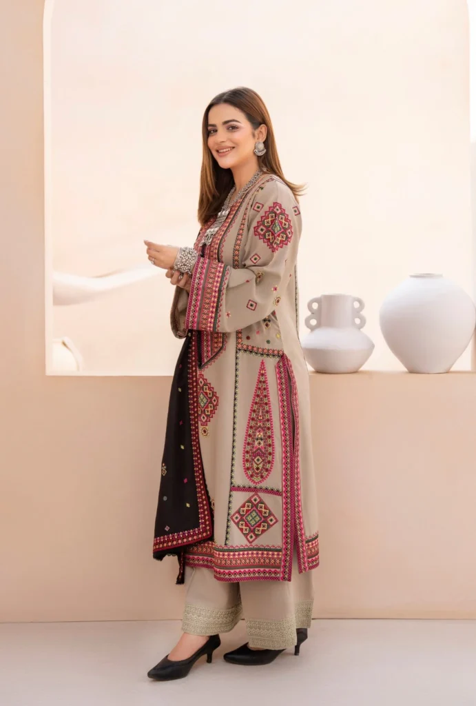 Karma 3-Piece Dhanak Embroidered Suit – Code 3642 - alternate view